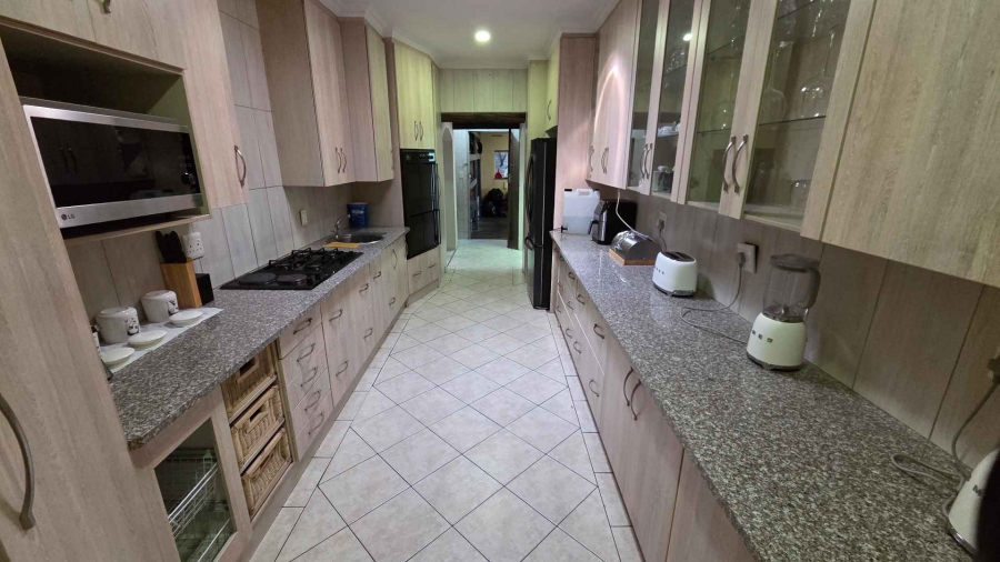 5 Bedroom Property for Sale in Fichardt Park Free State